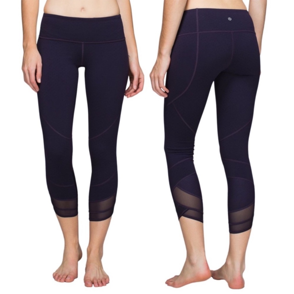 Lululemon Emerge Renewed Crop
Leggings Full-On Luon Shine Dot Navy
Grape sz, 6